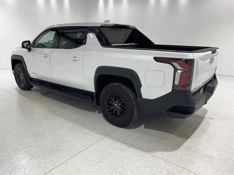 2025 Chevrolet Silverado EV LT