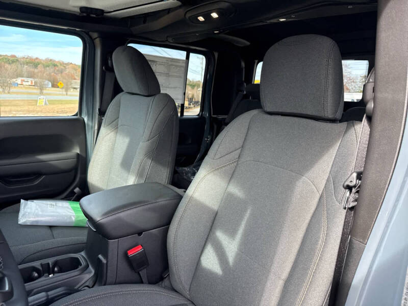 2026 Jeep Gladiator Sport S