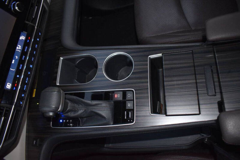 2022 Toyota Sienna Platinum 7-Passenger