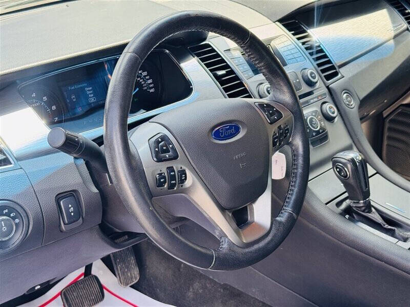 2015 Ford Taurus SEL