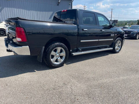 2017 RAM 1500 SLT