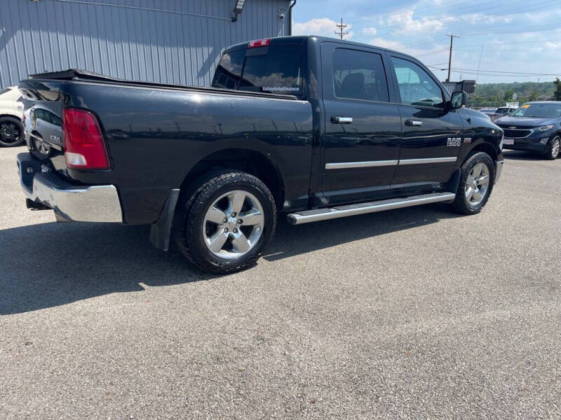 2017 RAM 1500 SLT