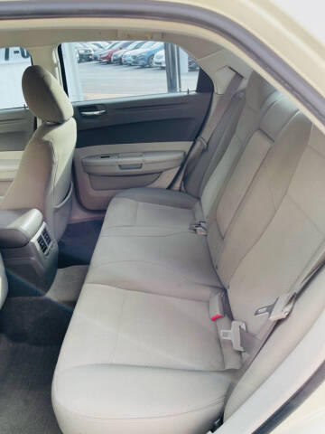 2008 Chrysler 300 LX