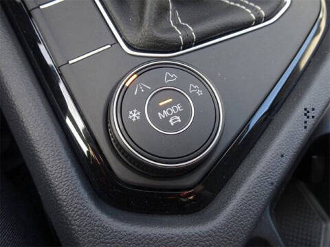 2024 Volkswagen Taos SE 4Motion