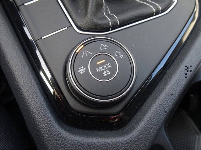 2024 Volkswagen Taos SE 4Motion