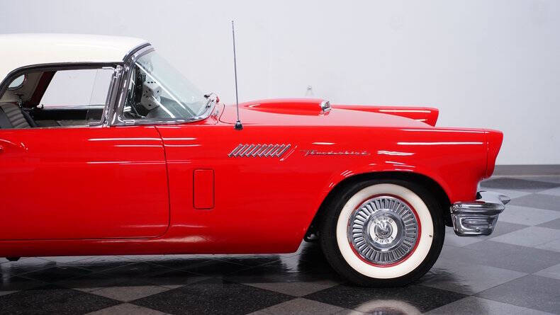 1957 Ford Thunderbird