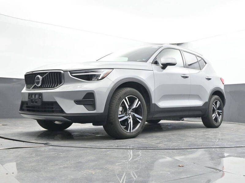 2025 Volvo XC40 B5 Core Bright Theme