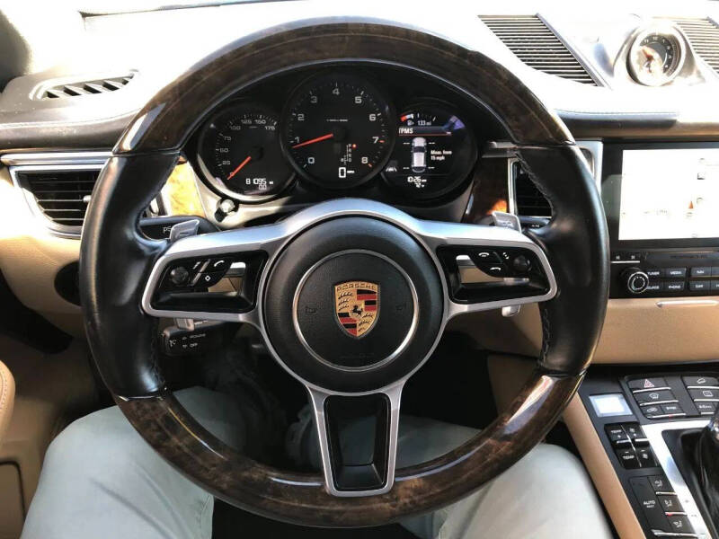 2017 Porsche Macan