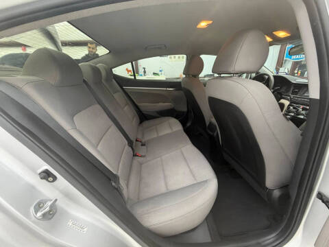 2019 Hyundai Elantra SE