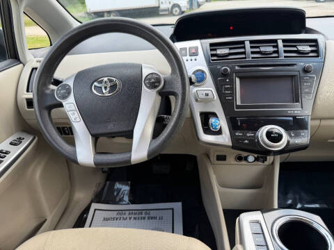 2013 Toyota Prius v Five