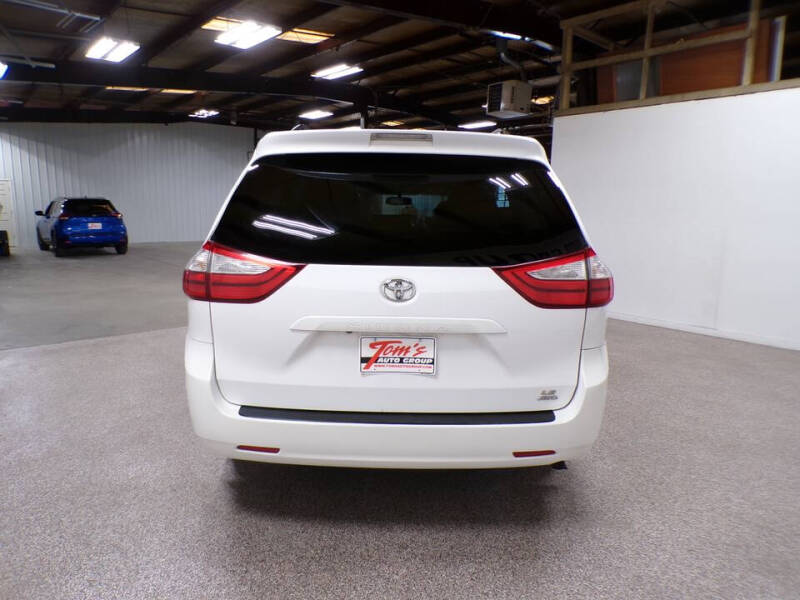 2015 Toyota Sienna LE 7-Passenger