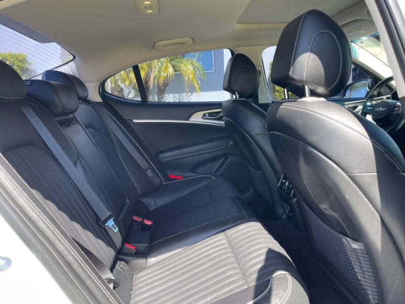 2022 Genesis G70