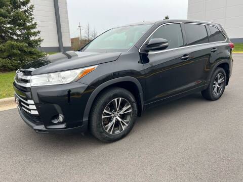2018 Toyota Highlander for sale at TOP YIN MOTORS in Mount Prospect IL