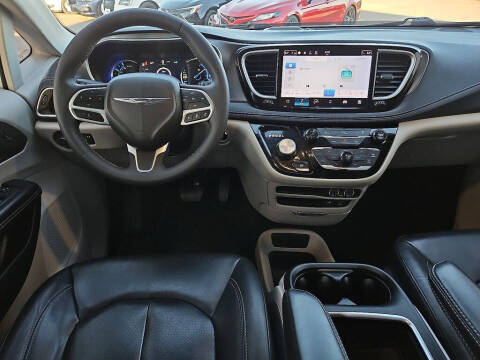 2022 Chrysler Pacifica Hybrid Touring L