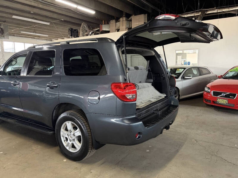2008 Toyota Sequoia SR5