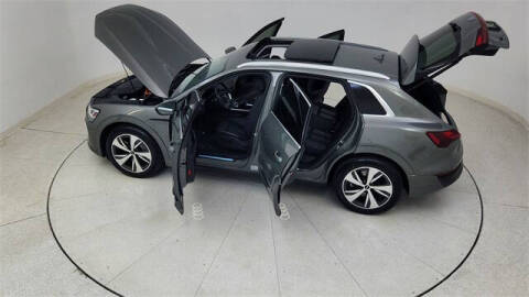 2024 Audi Q8 e-tron quattro Premium