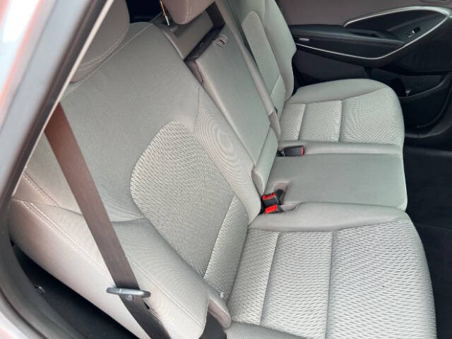 2017 Hyundai Santa Fe SE