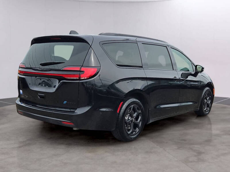 2024 Chrysler Pacifica Plug-In Hybrid