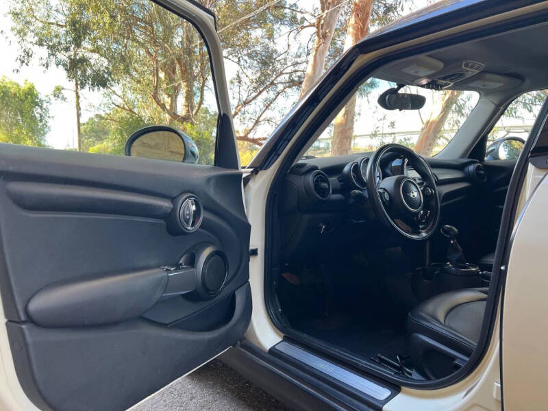 2015 MINI Hardtop 4 Door Cooper