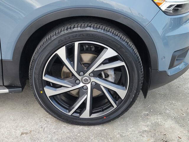 2022 Volvo XC40 T5 R-Design