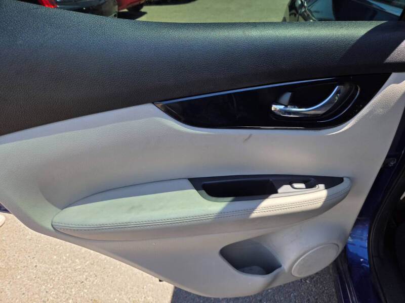 2017 Nissan Rogue Sport SL