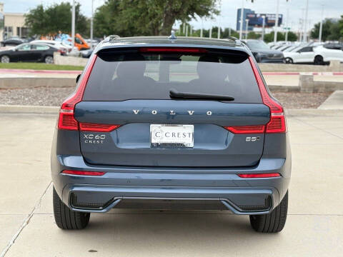 2025 Volvo XC60 B5 Core Dark Theme