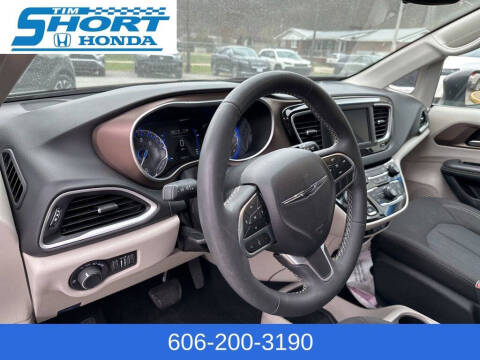 2024 Chrysler Voyager LX