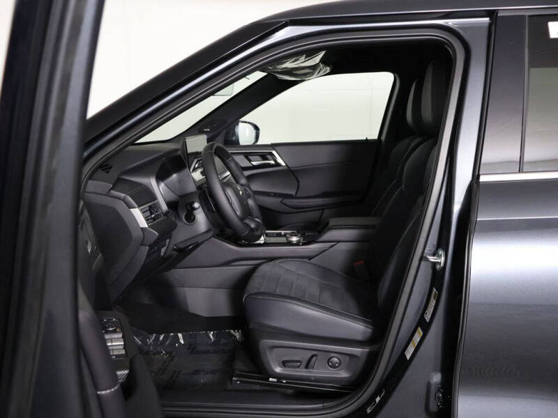 2026 Mitsubishi Outlander LE