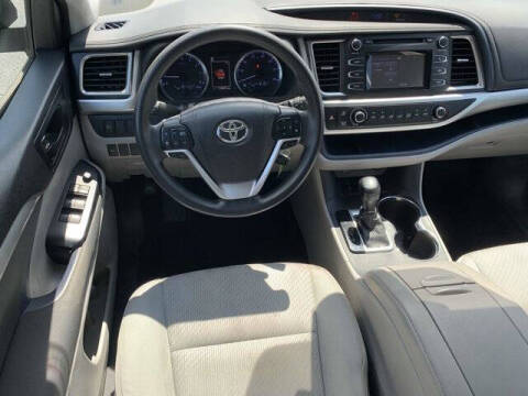 2018 Toyota Highlander LE