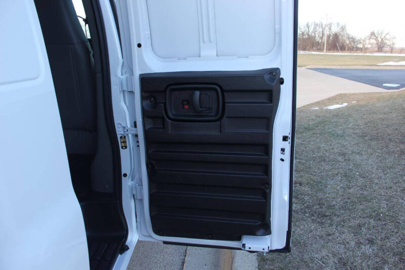 2025 Chevrolet Express 3500