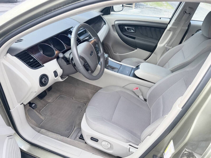 2012 Ford Taurus SEL