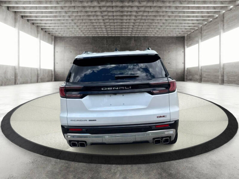 2025 GMC Acadia Denali