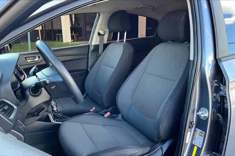 2020 Hyundai Accent SE