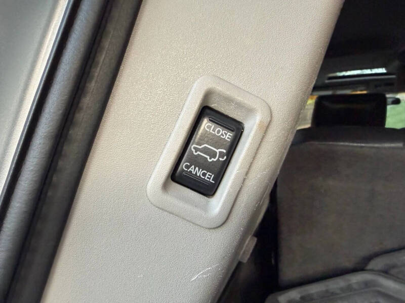 2005 Infiniti QX56