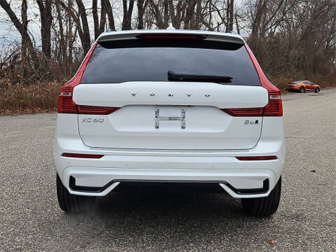 2023 Volvo XC60 B6 Ultimate Dark Theme