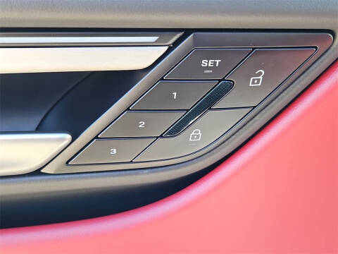 2025 Porsche Macan 4 Electric