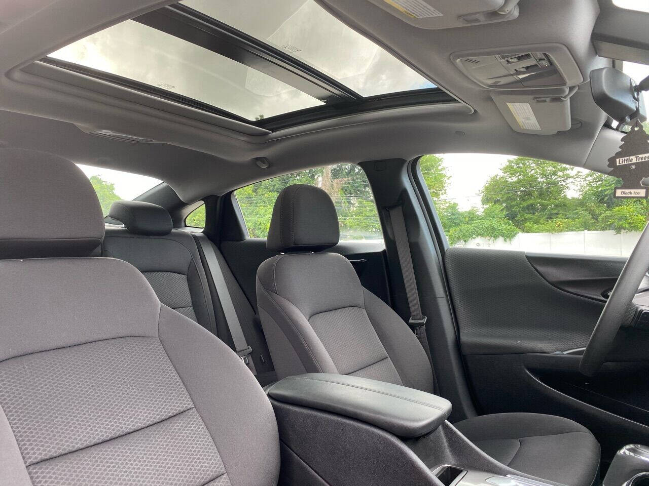 2020 Chevrolet Malibu Sedan - $22,800