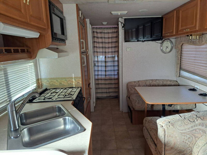 2001 Ford E-Series E-450 SD