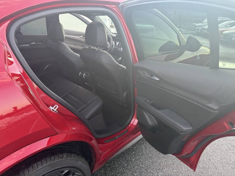 2022 Alfa Romeo Stelvio Quadrifoglio