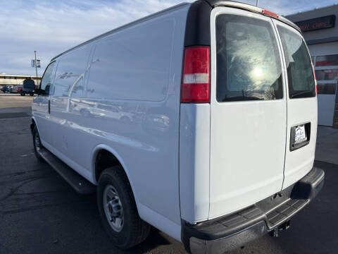 2017 GMC Savana 2500