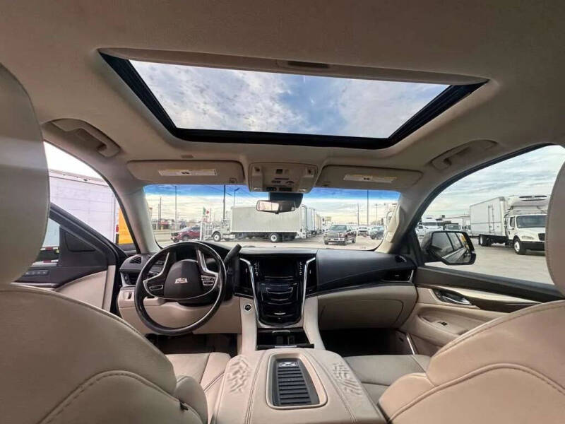 2018 Cadillac Escalade Luxury