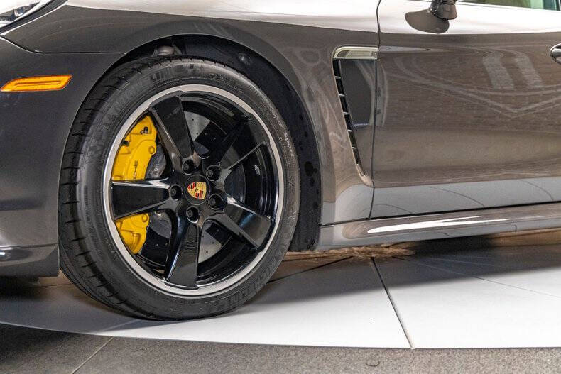 2016 Porsche Panamera