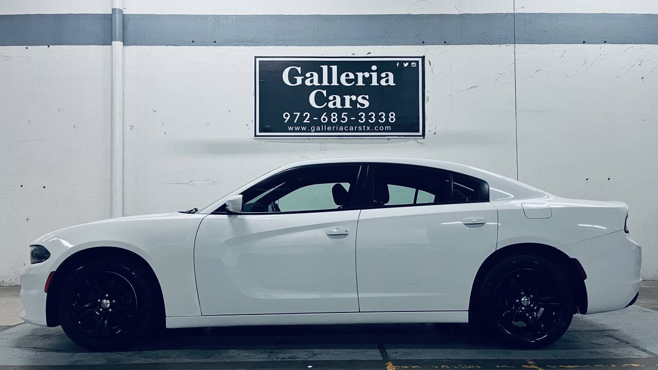 White 2019 Dodge Charger SXT RWD Sedan Rear-Wheel Drive 8-Speed Automatic