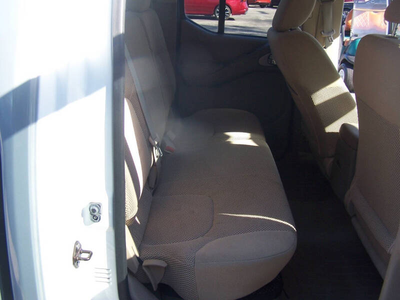 2016 Nissan Frontier SV