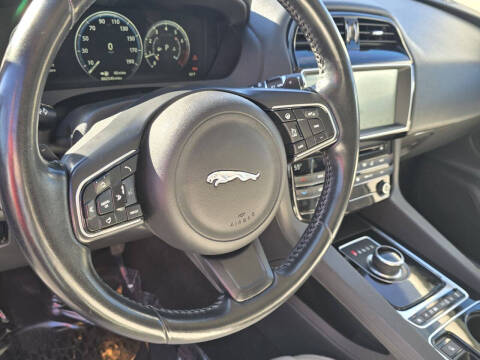 2017 Jaguar F-PACE 35t Prestige