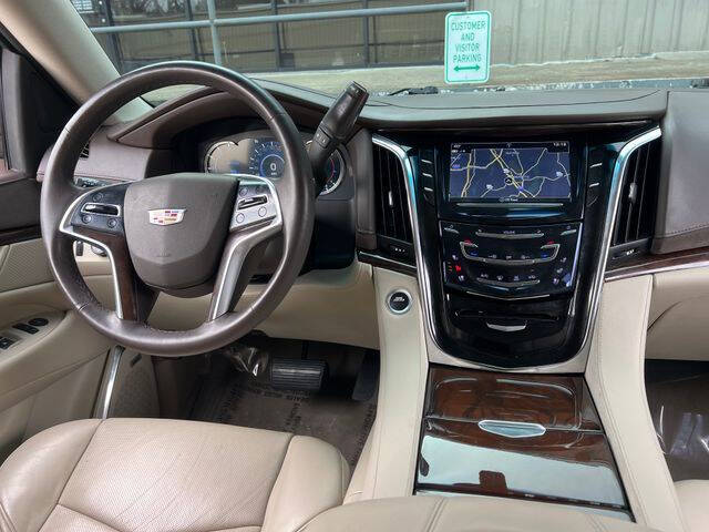 2017 Cadillac Escalade Standard