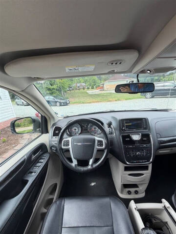 2016 Chrysler Town and Country Touring