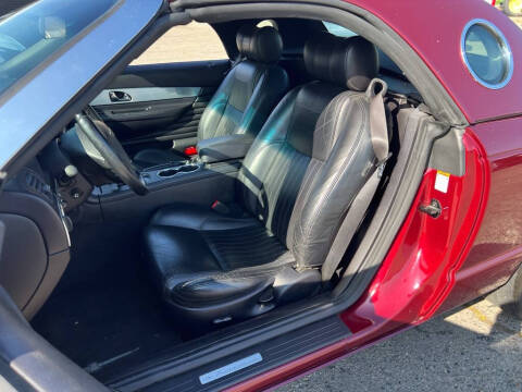 2004 Ford Thunderbird Deluxe