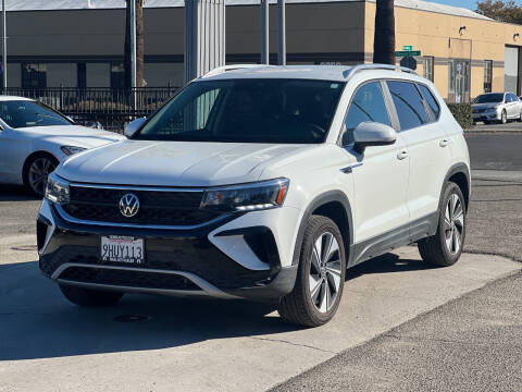 2023 Volkswagen Taos SE 4Motion