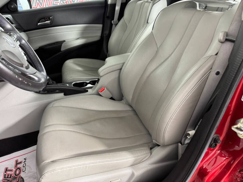 2019 Acura ILX w/Premium